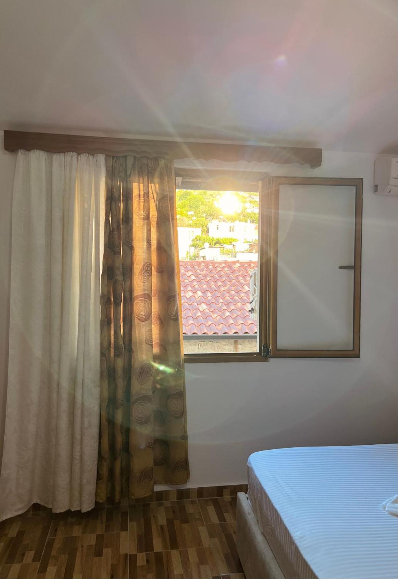 Ensalv - - - Penthouse * Berat
