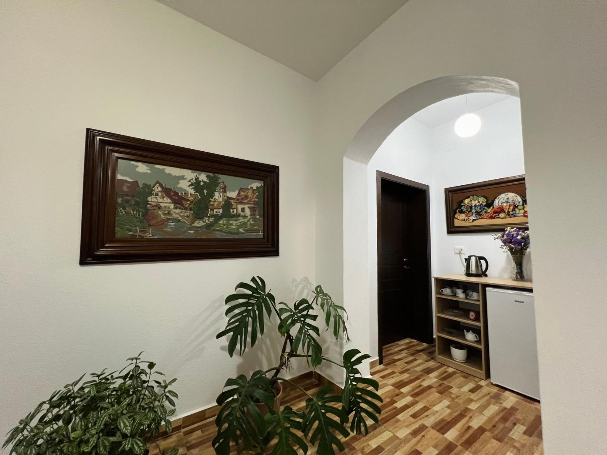 Ensalv - - - Penthouse * Berat