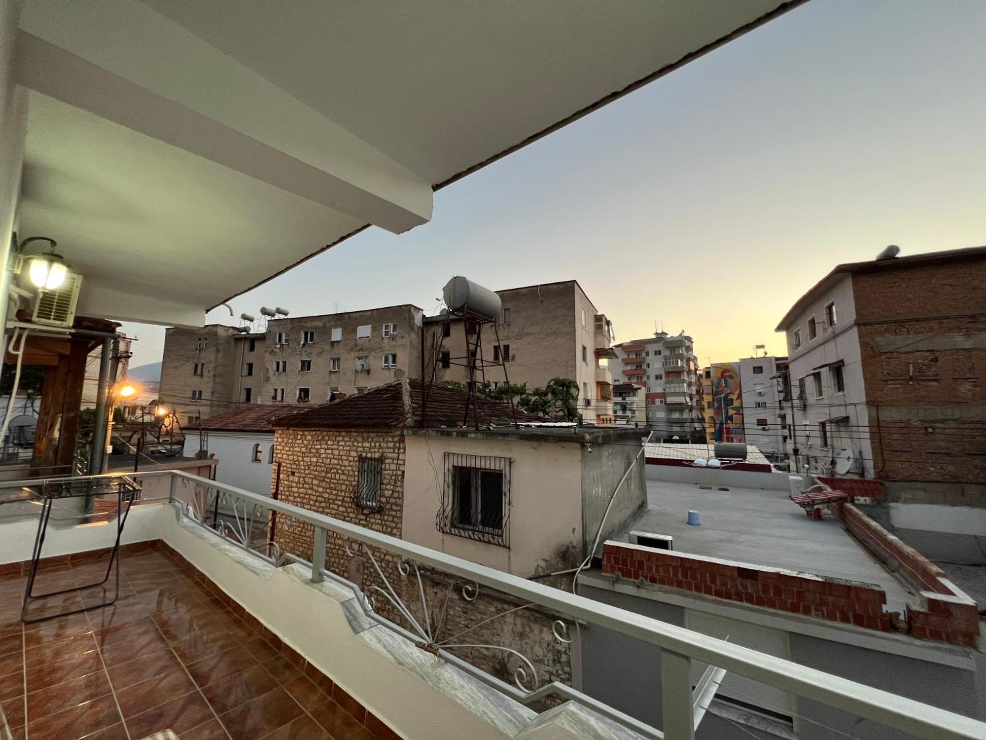 Ensalv - - - Penthouse Pensión *