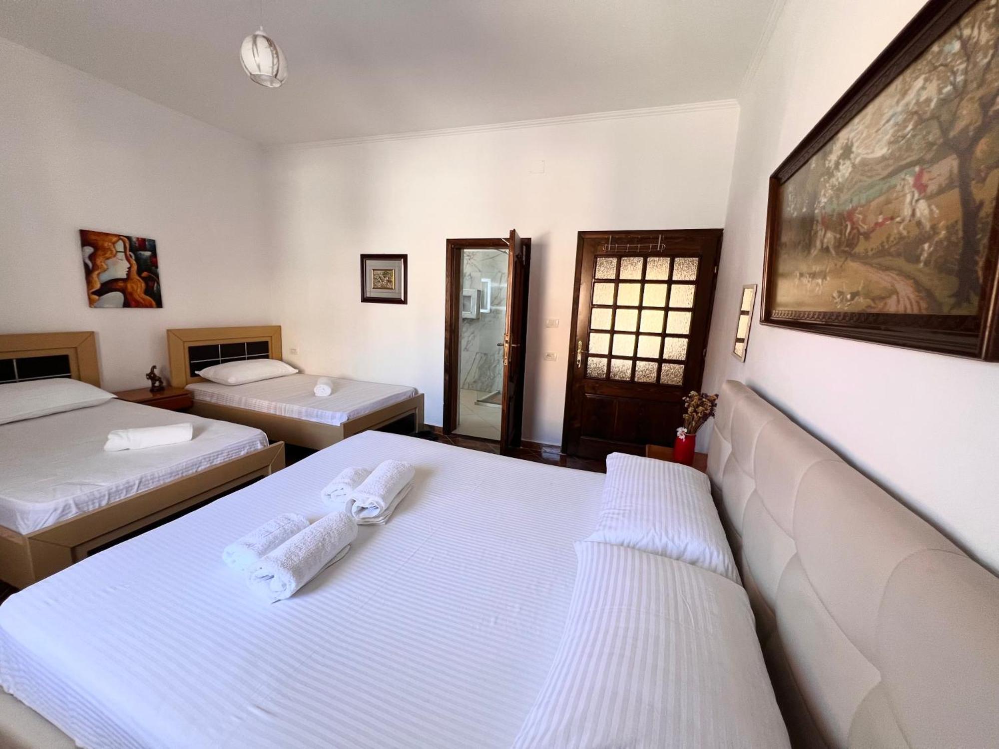 Ensalv - - - Penthouse Berat