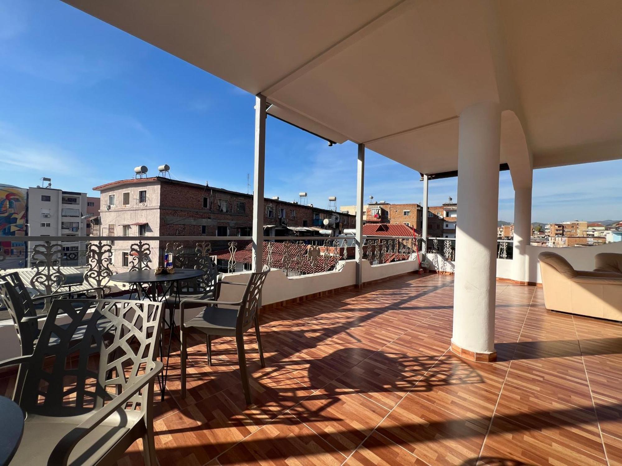 Ensalv - - - Penthouse Berat