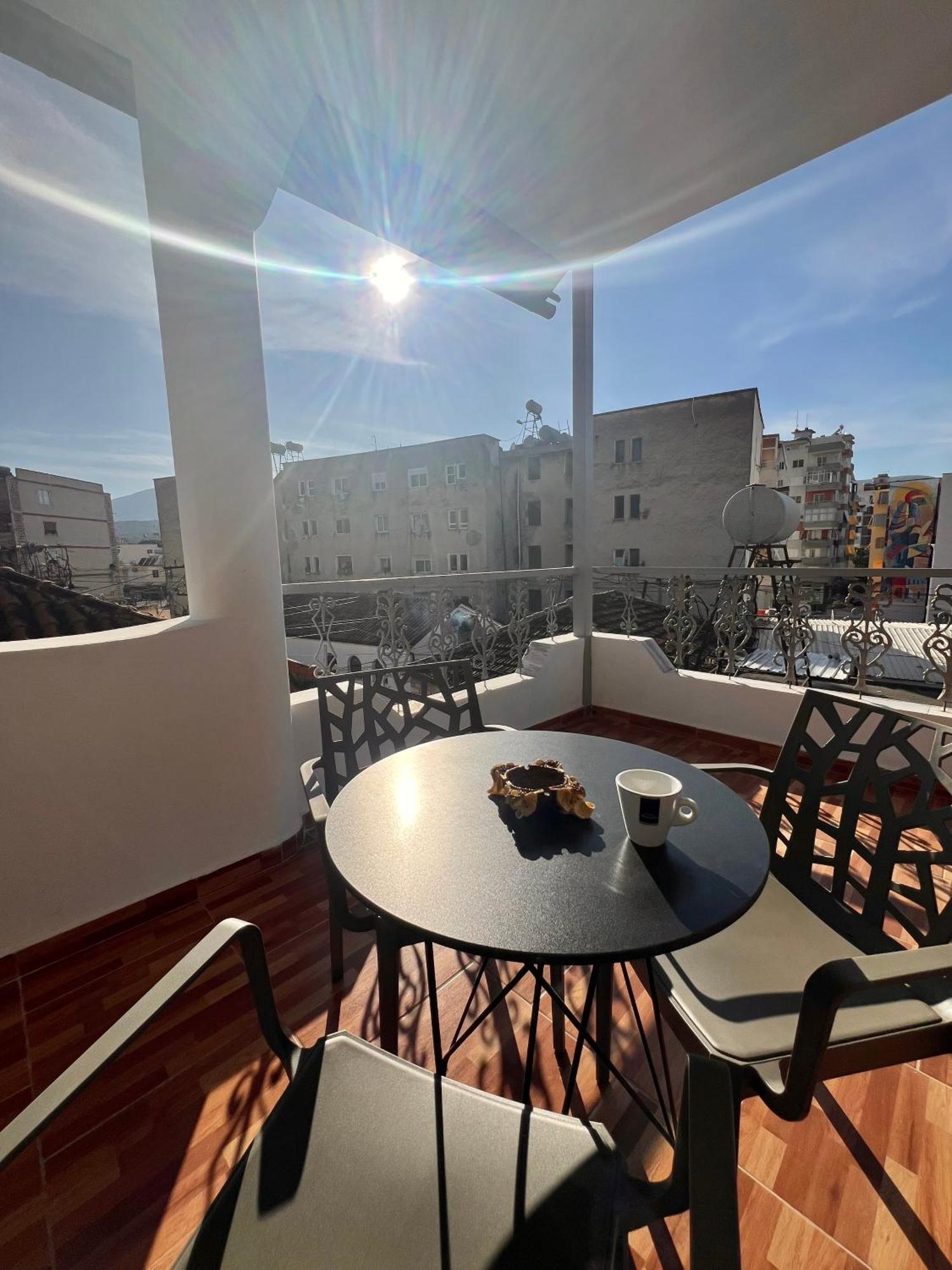 Ensalv - - - Penthouse Berat